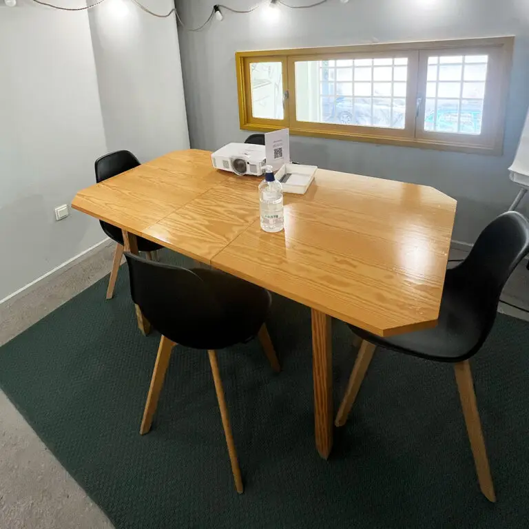 Meeting-room-seaside-coworking-2